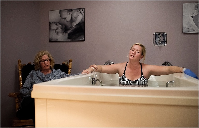 baby born en caul, veiled birth, birth photographer